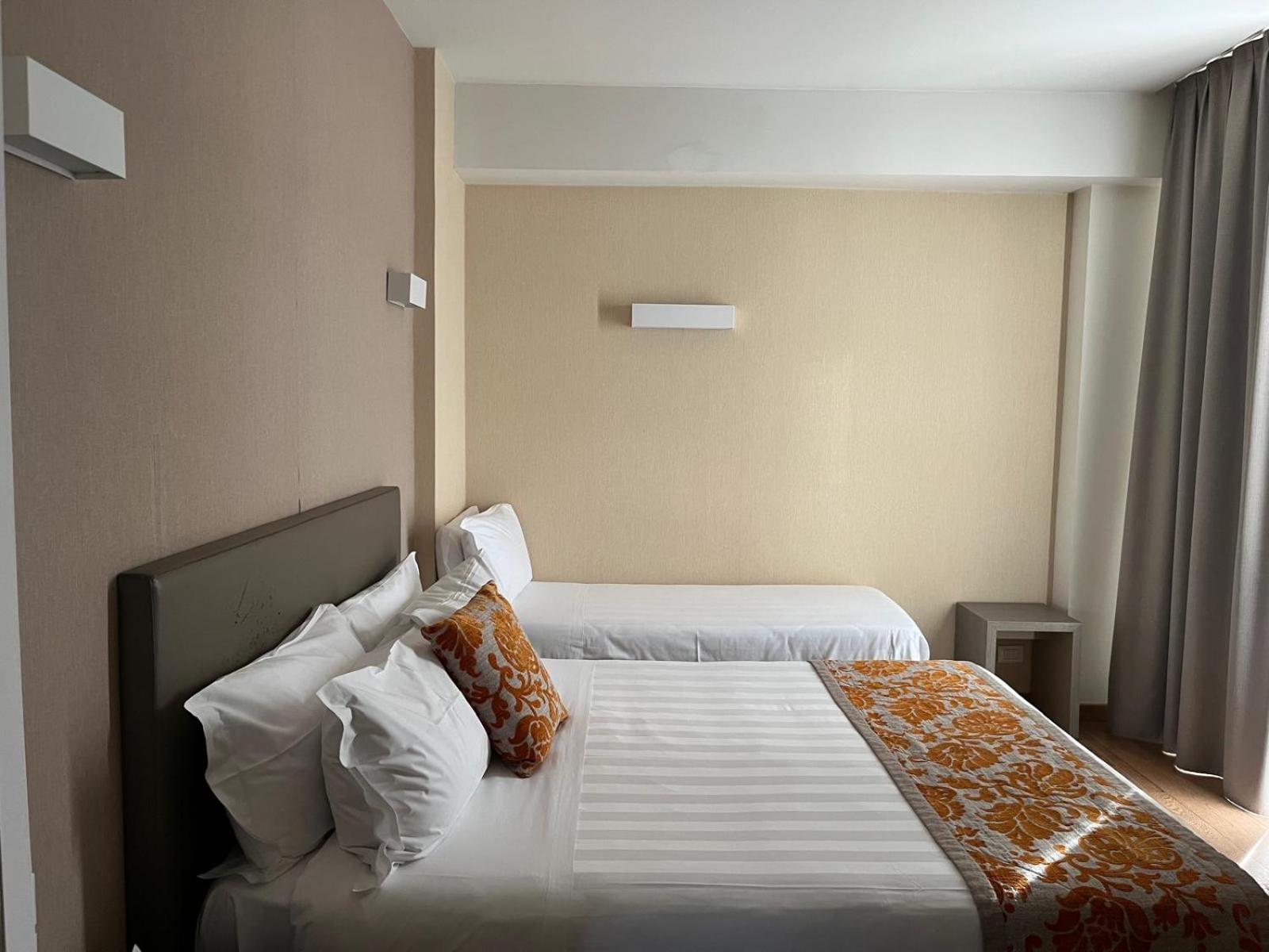 Hotel Napoleon Лукка Экстерьер фото